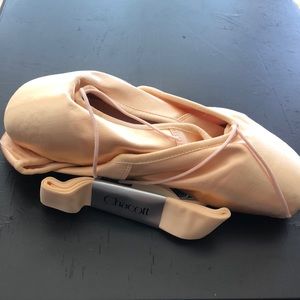 Chacott's "Veronese II" Pointe Shoe, ballet